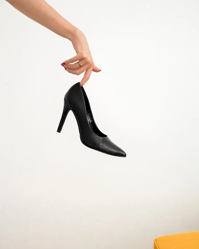 Point-Toe Leather Court